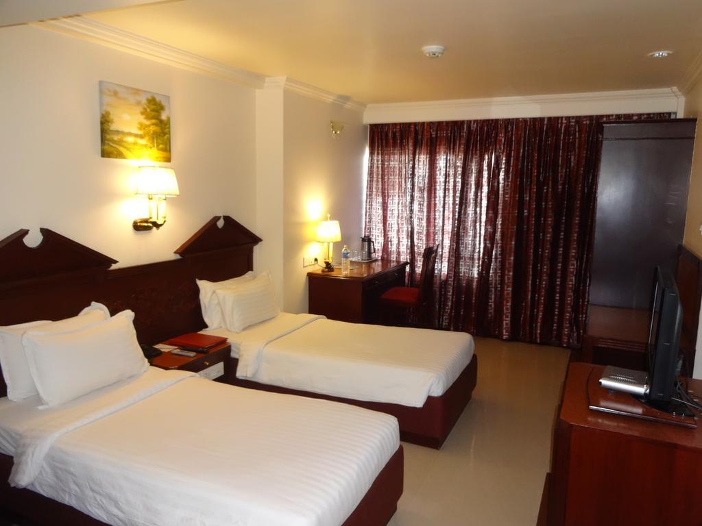 קוז'יקודה Westway Hotel מראה חיצוני תמונה