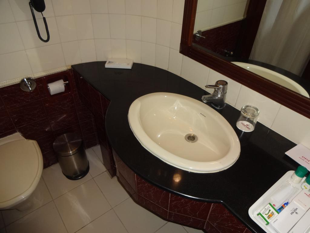 קוז'יקודה Westway Hotel מראה חיצוני תמונה