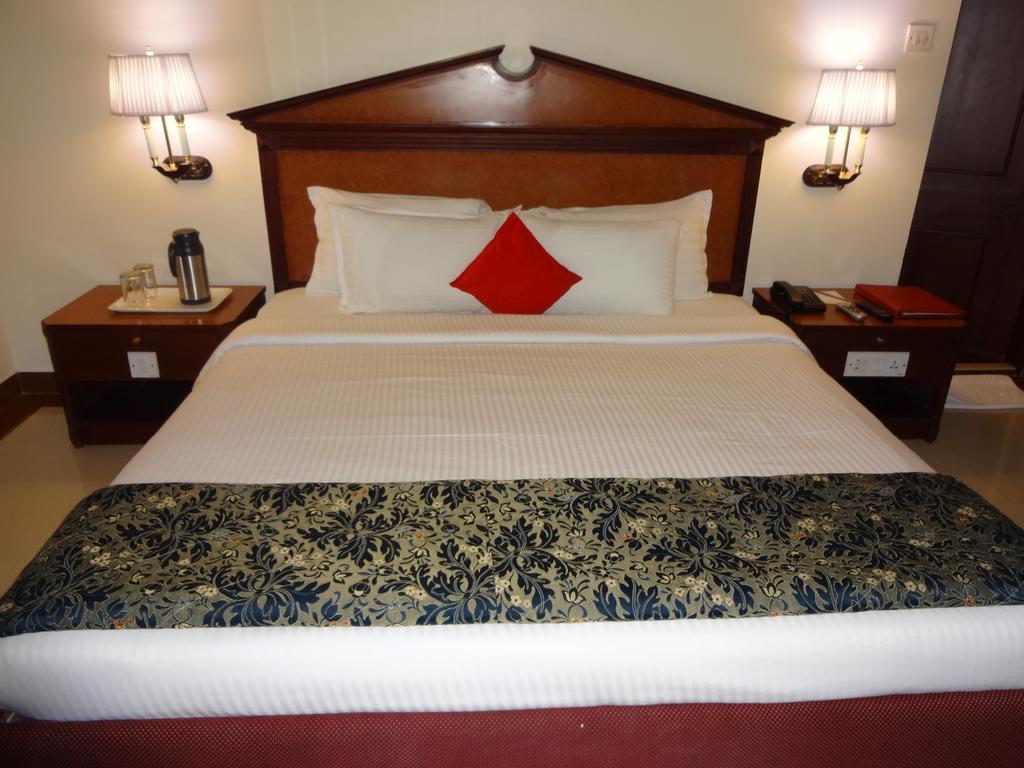 קוז'יקודה Westway Hotel מראה חיצוני תמונה