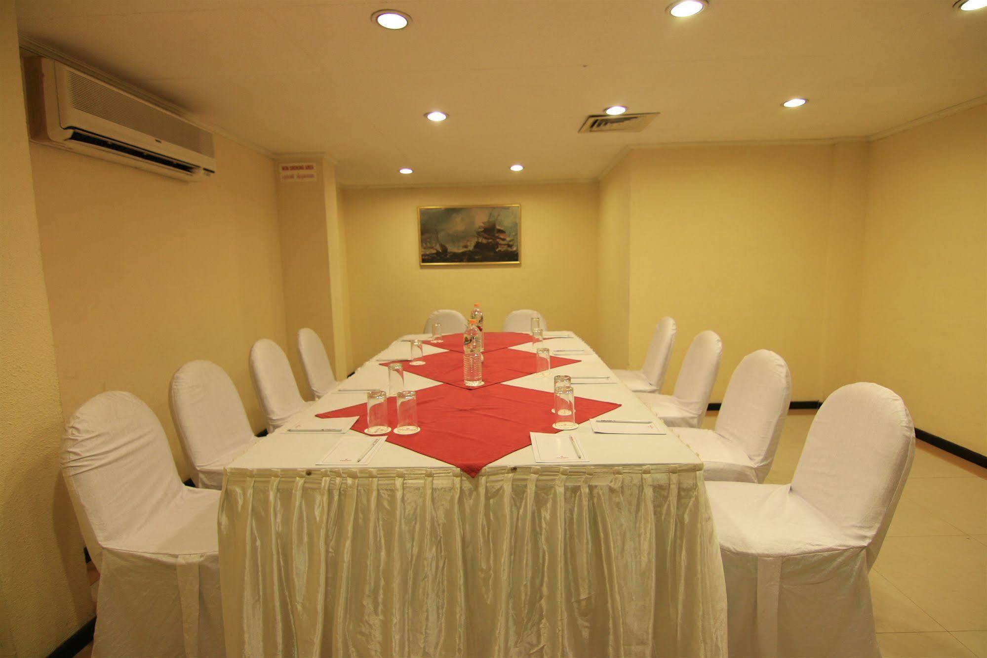 קוז'יקודה Westway Hotel מראה חיצוני תמונה