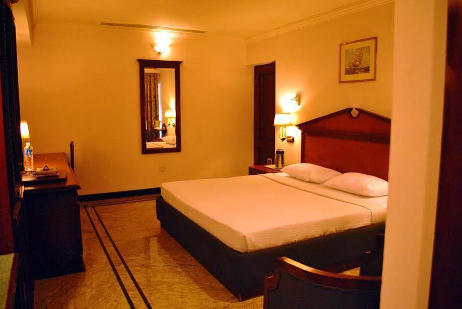 קוז'יקודה Westway Hotel מראה חיצוני תמונה
